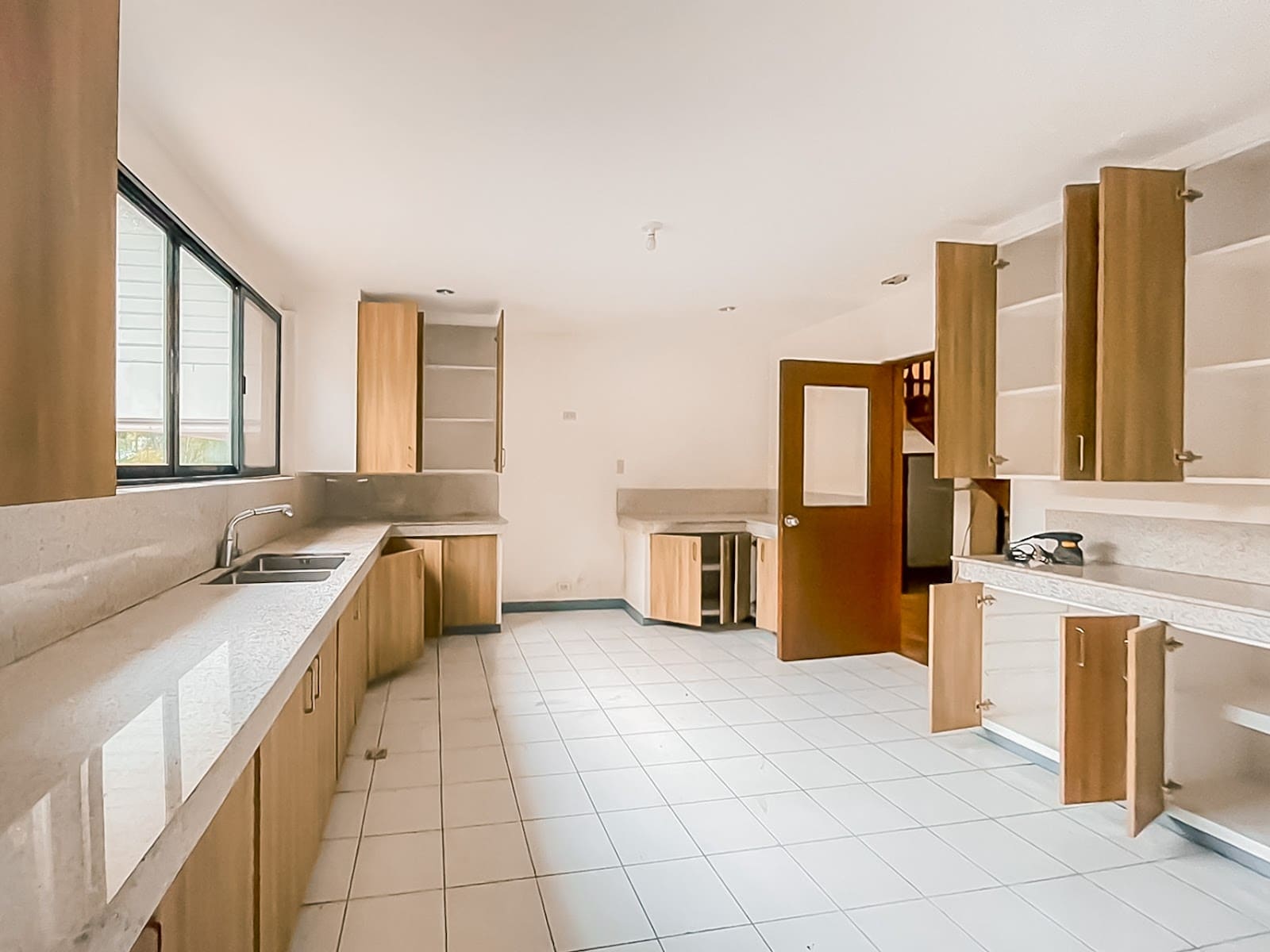 4 bedroom house for rent in Magallanes Village, Makati, photo 4
