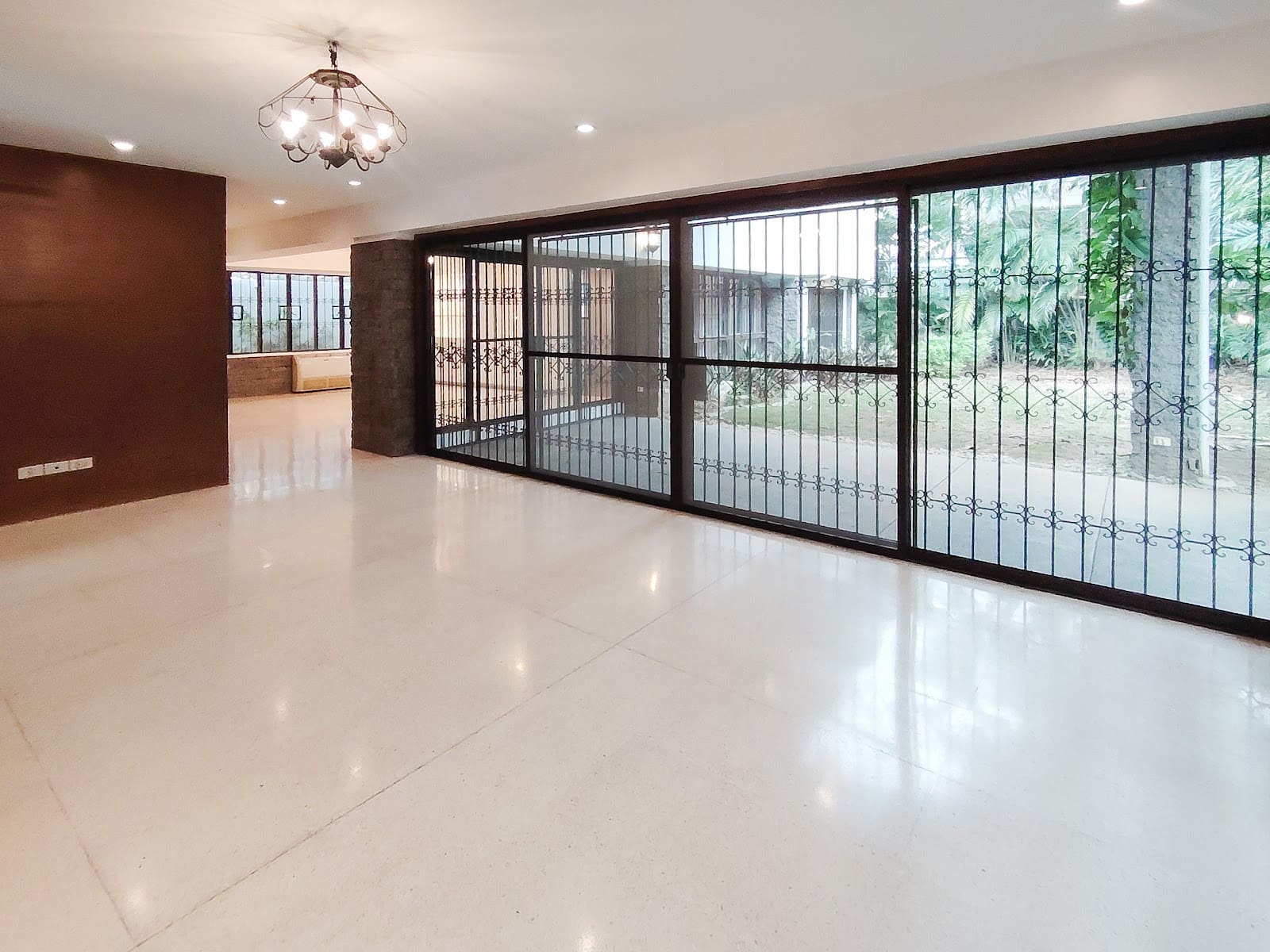 4 bedroom house for rent in Magallanes Village, Makati