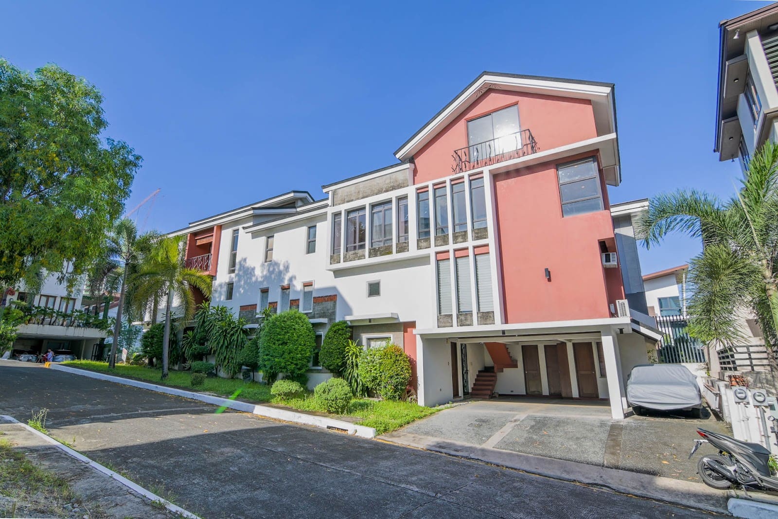 4 bedroom house for rent in McKinley Hill Village, Taguig