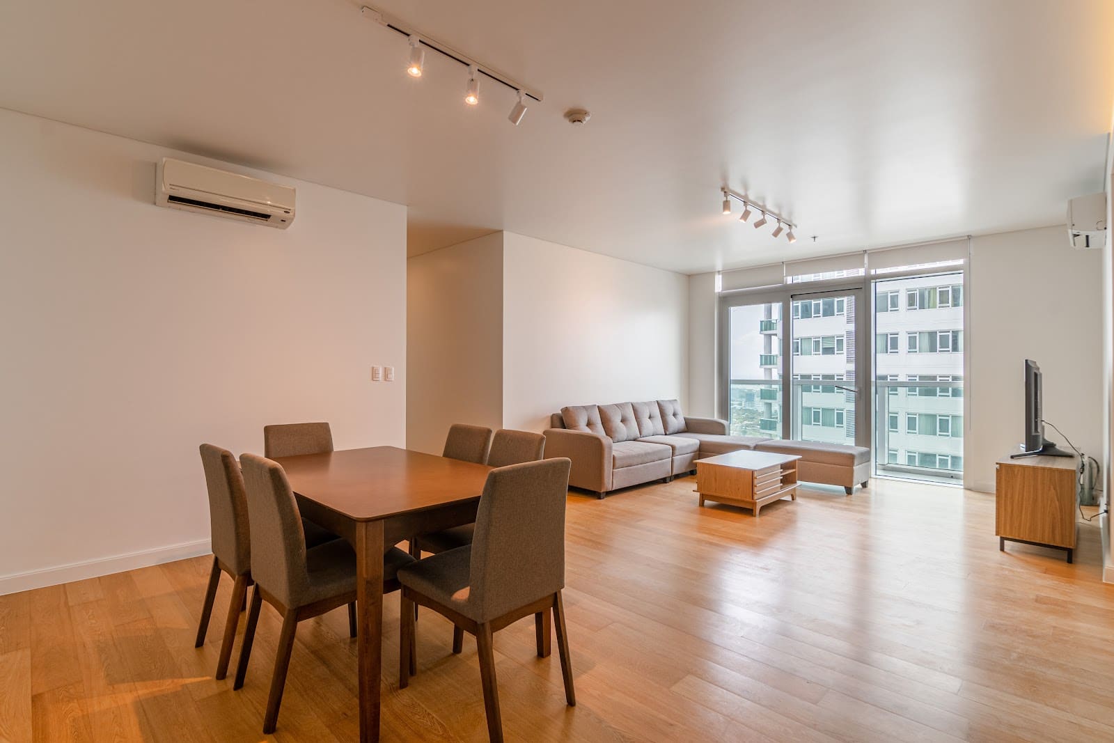 2 bedroom condo for rent in Park Terraces, Makati CBD, photo 1