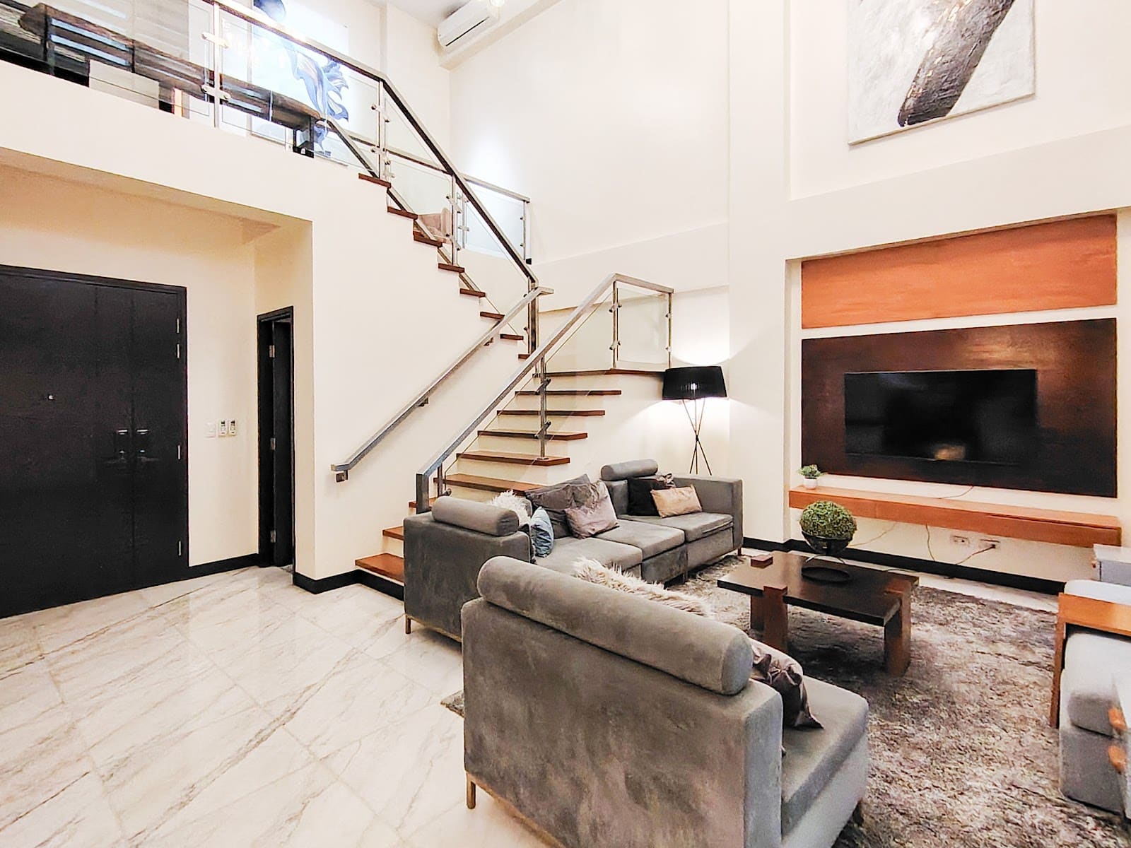 3 bedroom condo for rent in St. Moritz Private Estates, BGC, photo 2